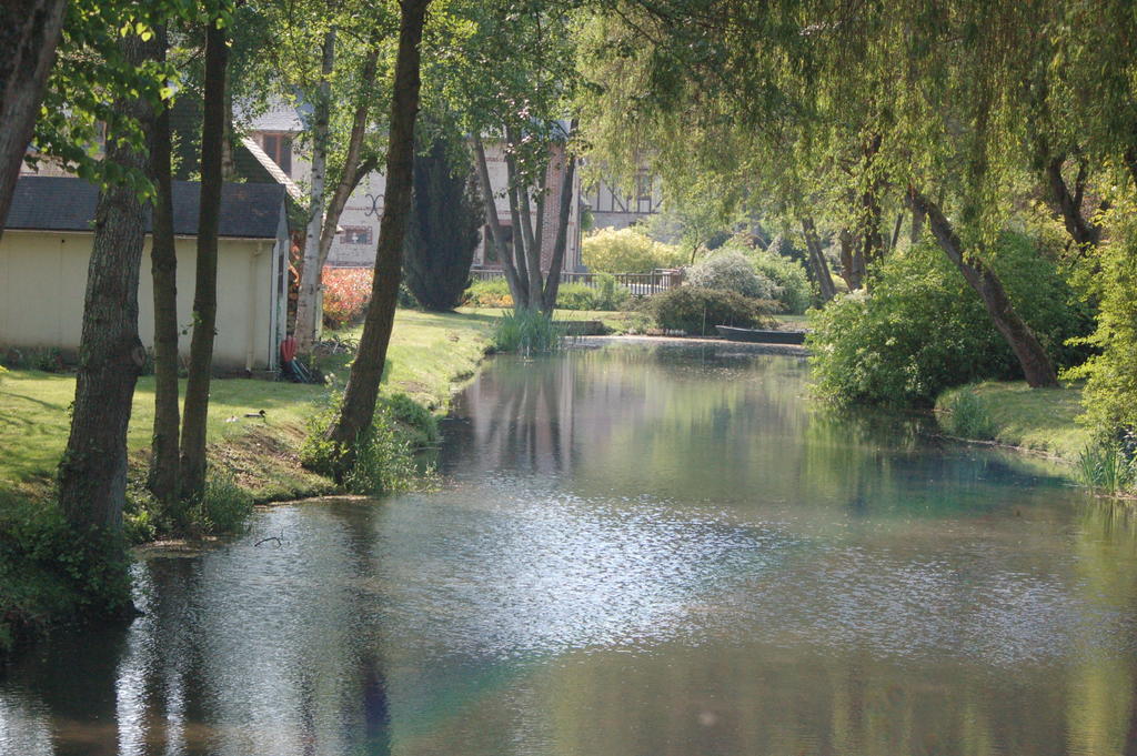 La Chaiserie La Croix-Saint-Leufroy Eksteriør billede